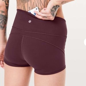 Lululemon InMovement Short 2.5" 6 Dark Adobe